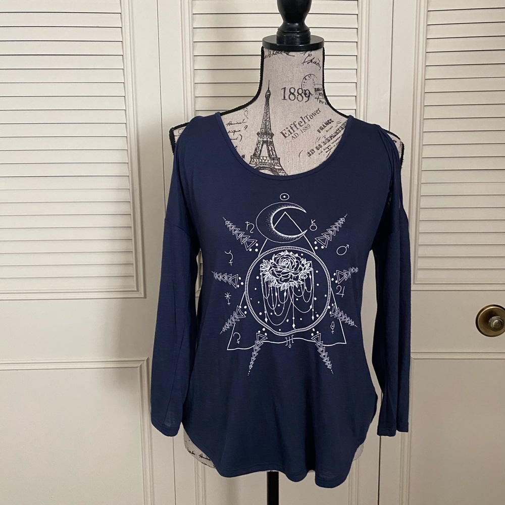 Jessica Simpson navy blue witchy boho graphic tee cold shoulder top